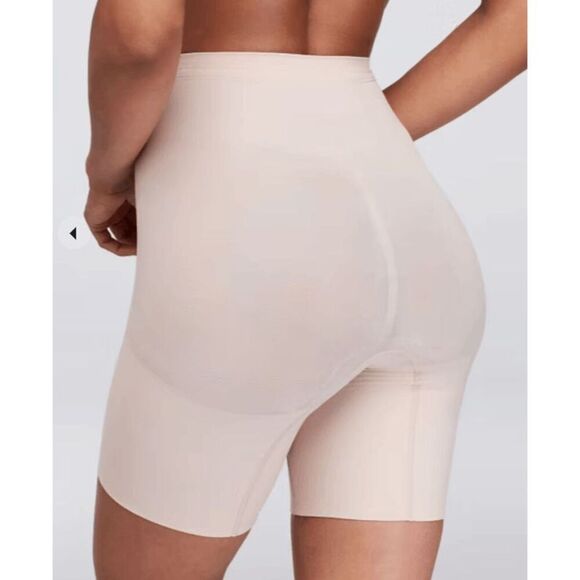 SPANX NWT size M Seamless Power Sculpting Mid-Thigh Short in Soft Nude - Picture 4 of 5